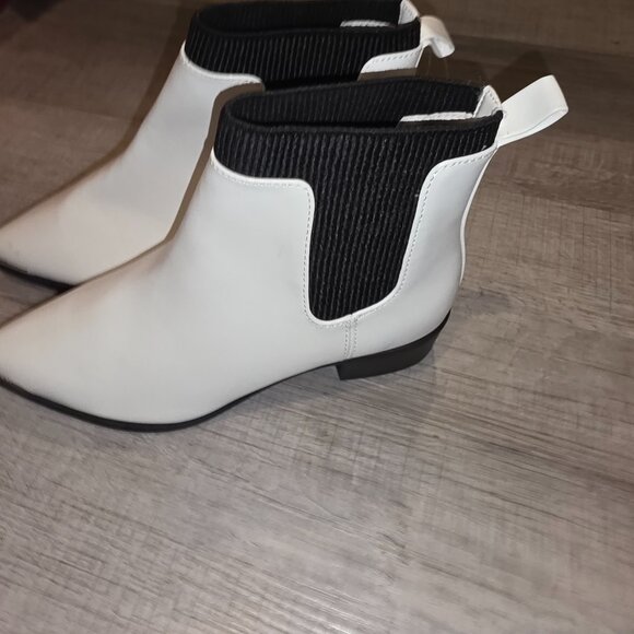 White Worthington Boots - Picture 2 of 3